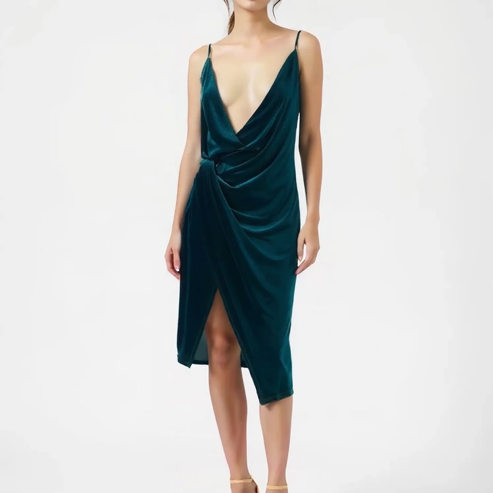 LILYFUL Velvet Strappy Bodycon Midi Dress Green Medium